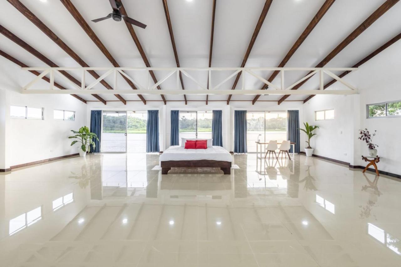 The Babylon Suite Tortuguero Luaran gambar